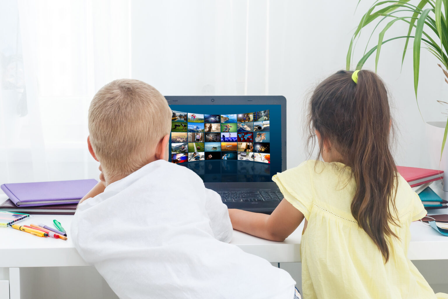 Segítünk, hogy a gyermekek az online világ tudatos, magabiztos felfedezőivé váljanak