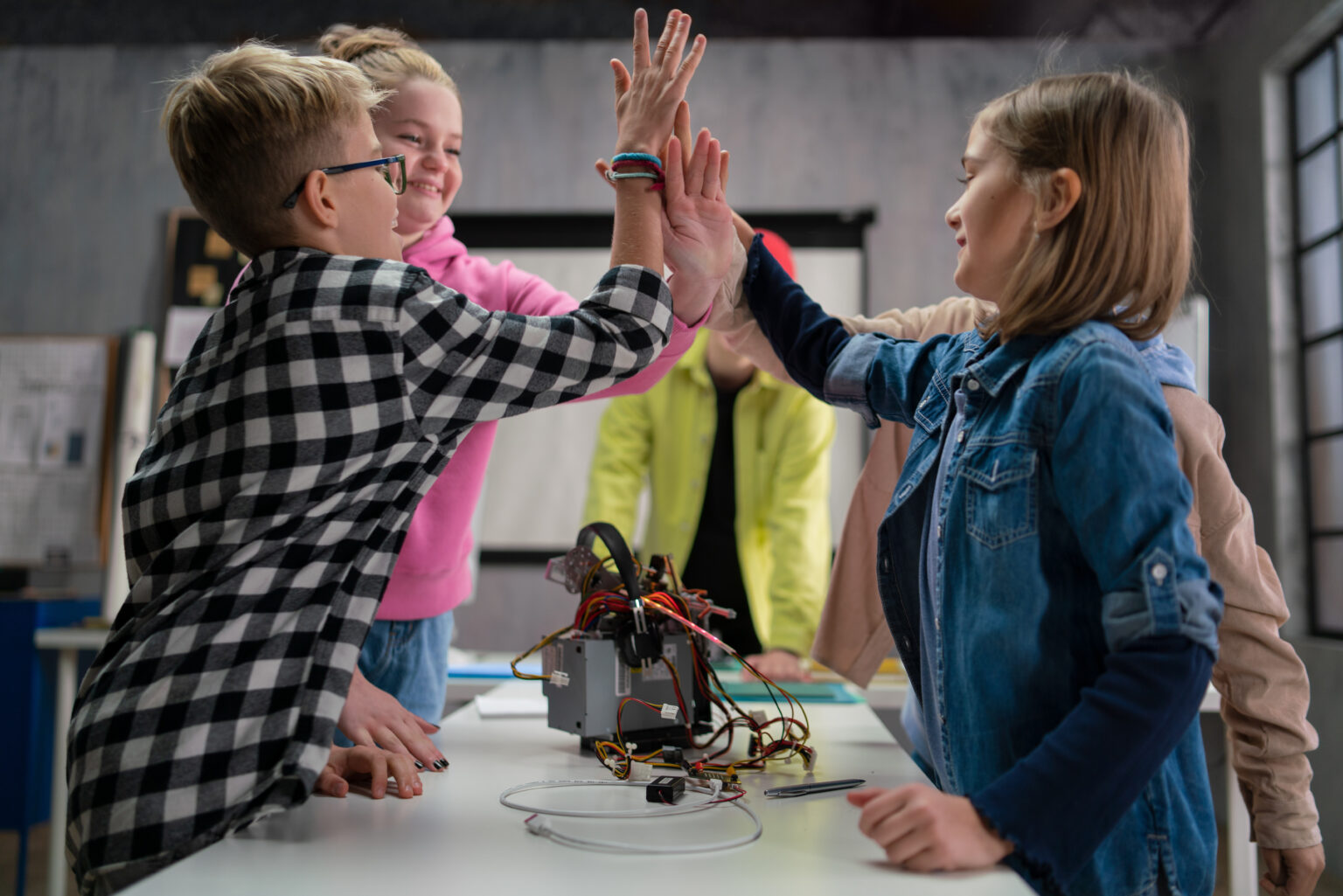 Ingyen robotkészlet az iskolába? Itt az idő pályázni!